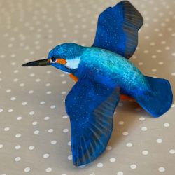 Papiermaché Fliegender Eisvogel